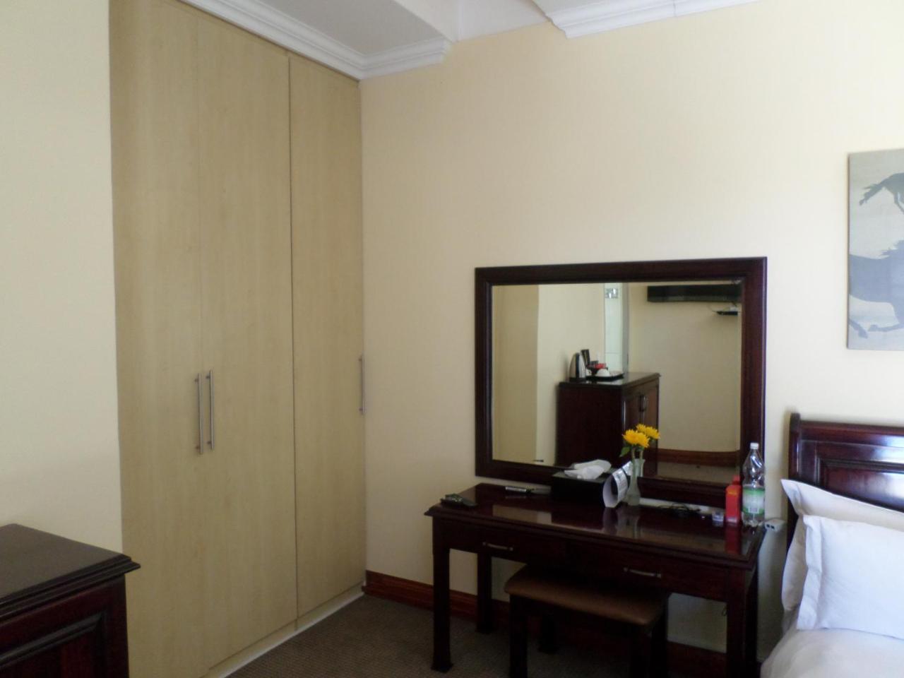 The Links Guest House Pretoria Exterior photo